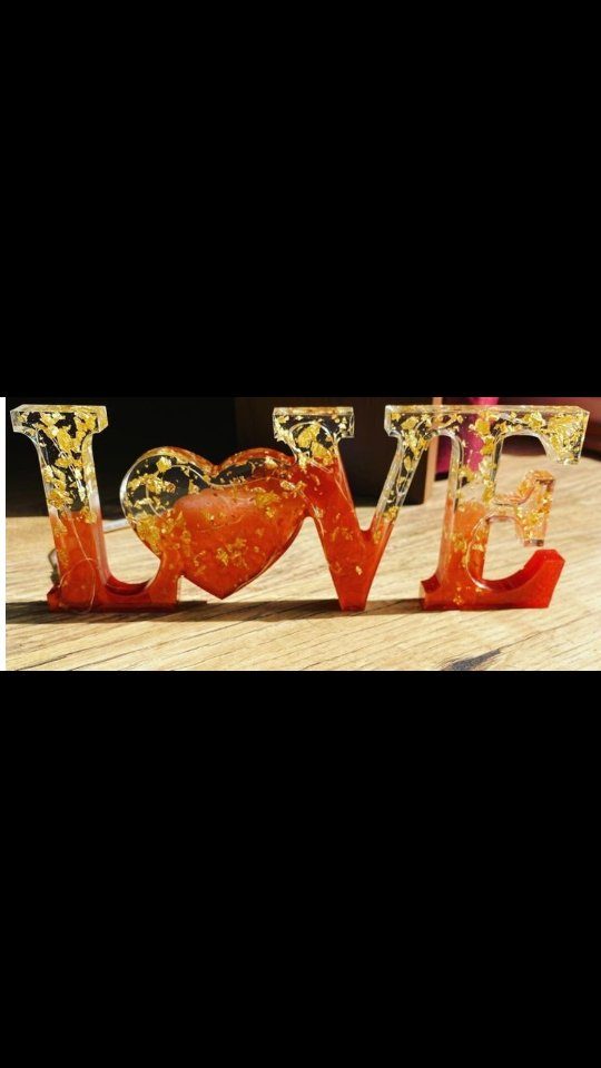 Resin word/name signs
